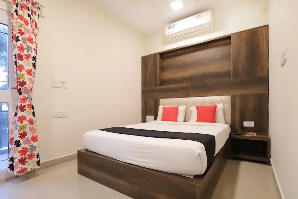 Бангалор: FabHotel Royal Serenity