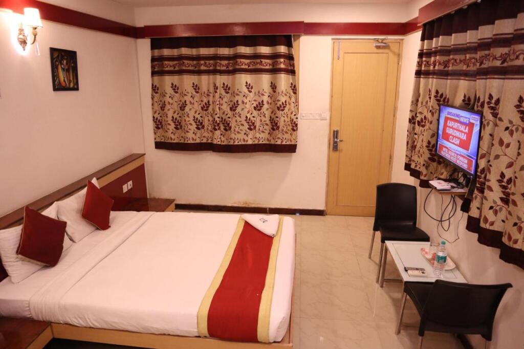 Бангалор: Smilestay Sri Sai ram Suites