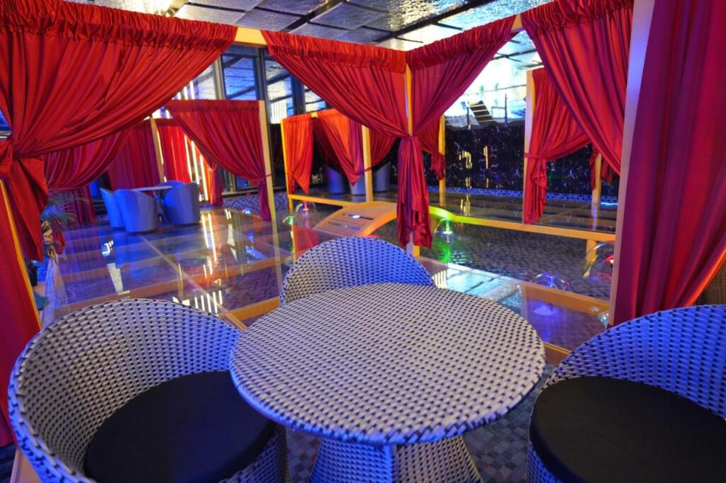 Бангалор: Essotto Recreation Hub