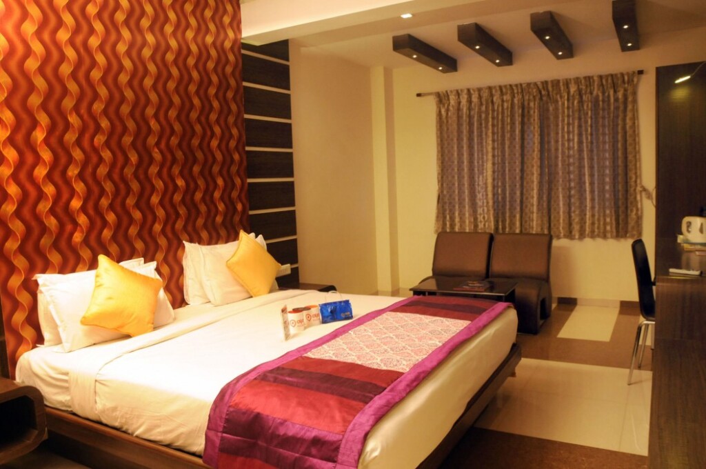Коимбатур: OYO Premium Avinashi Road Hope College