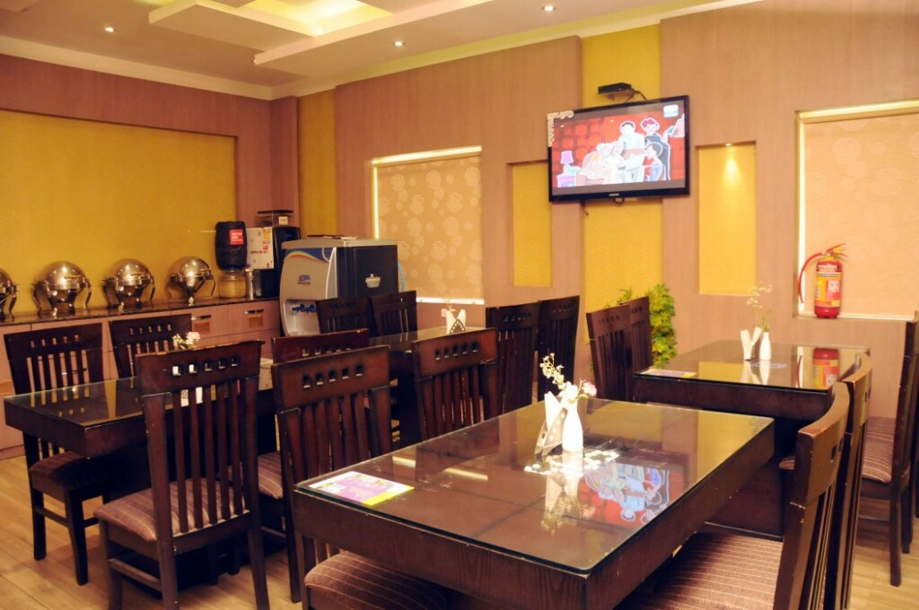Коимбатур: OYO Premium Avinashi Road Hope College