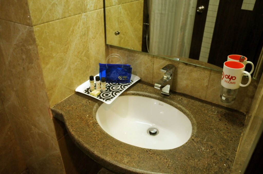 Коимбатур: OYO Premium Avinashi Road Hope College