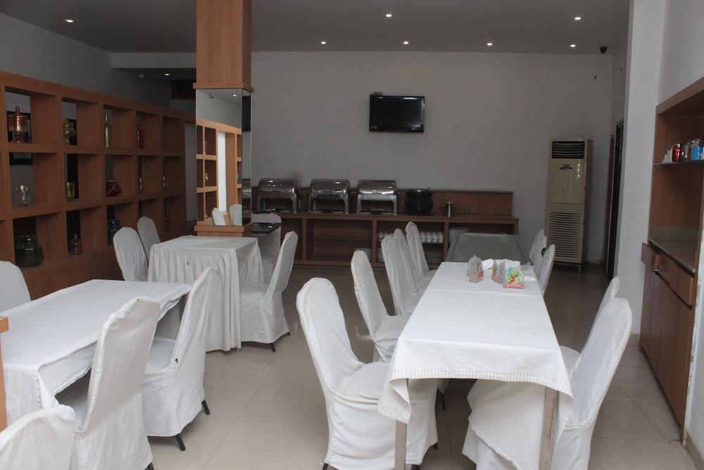 Алвар: Sparrow Inn Ankur