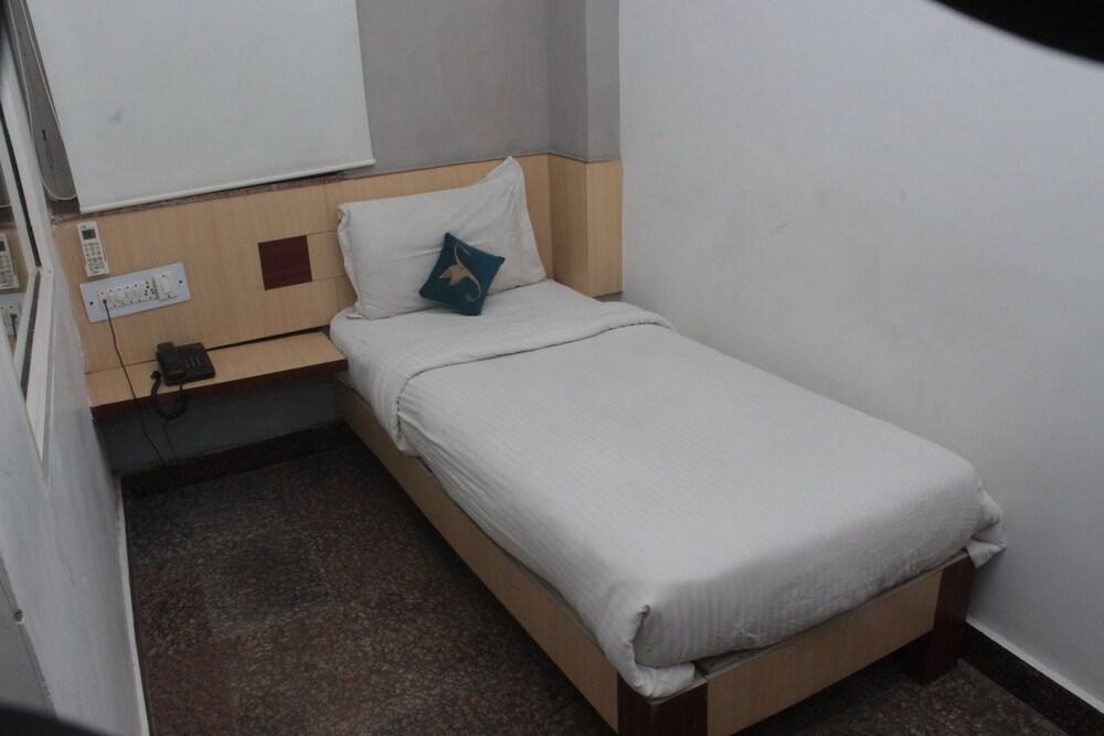 Алвар: Sparrow Inn Ankur