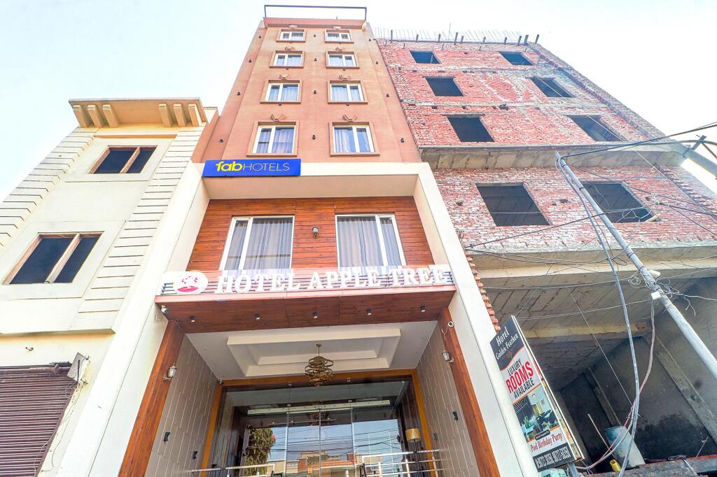 Амритсар: FabHotel Apple Tree