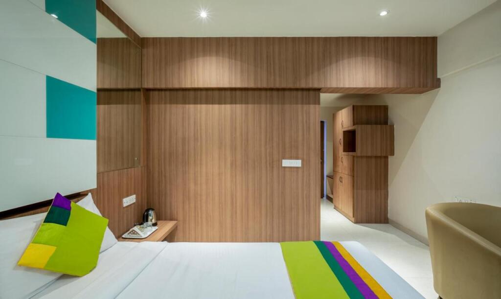 Бангалор: Smilestay Hiland Suites