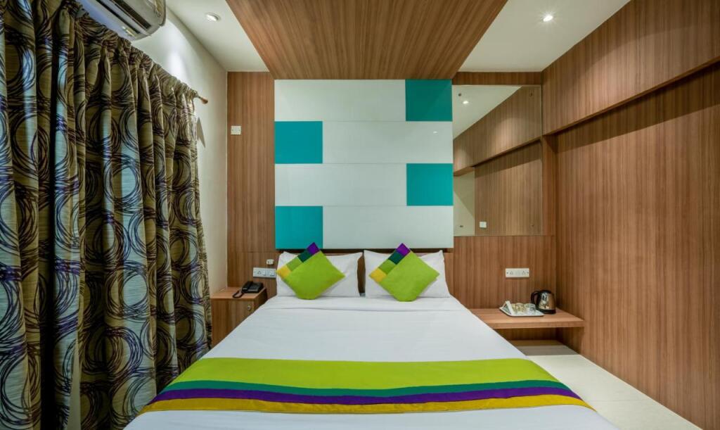 Бангалор: Smilestay Hiland Suites