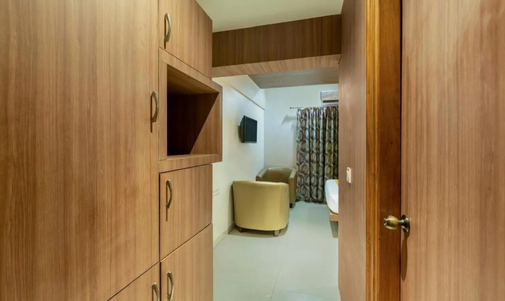 Бангалор: Smilestay Hiland Suites