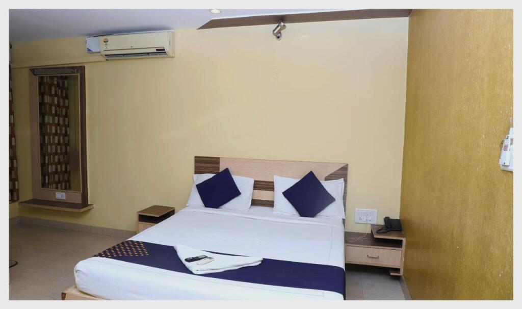 Бангалор: Smilestay Hiland Suites