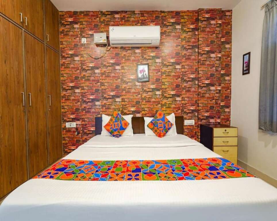 Бангалор: FabExpress Kings Suites HRBR Layout