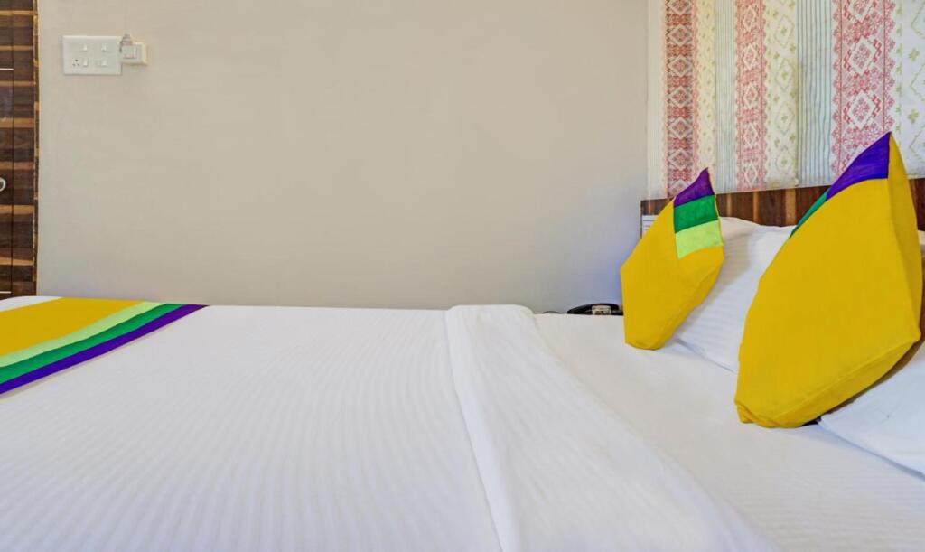 Барамати: Treebo Trip Swara Residency