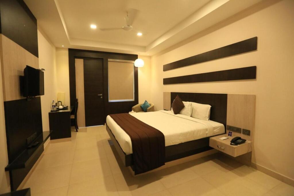 Эроде: D'WAYFARER INN Resort Erode