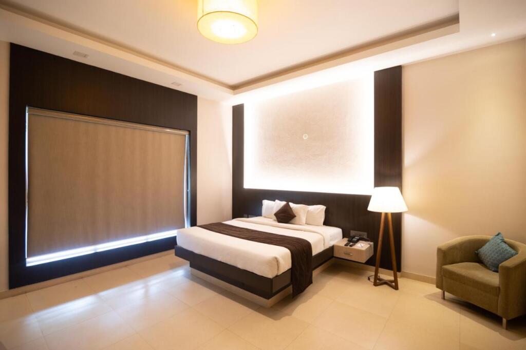 Эроде: D'WAYFARER INN Resort Erode