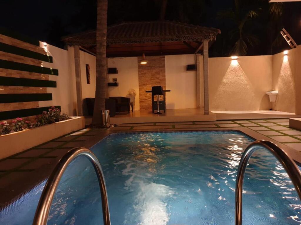 Эроде: D'WAYFARER INN Resort Erode