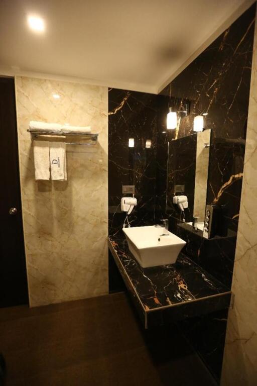 Эроде: D'WAYFARER INN Resort Erode