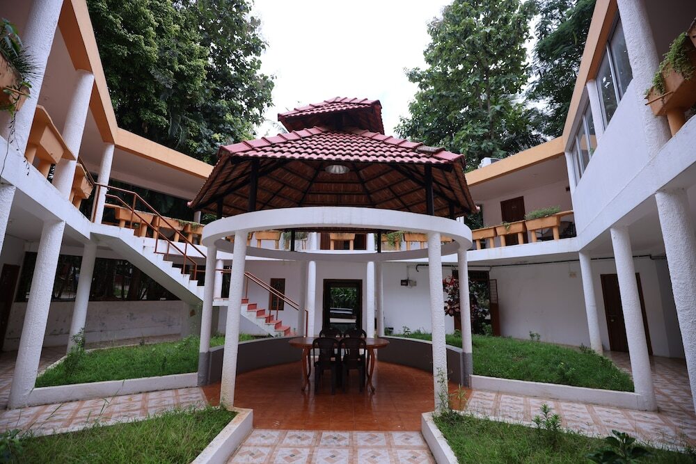 Бангалор: Nisarga Resort