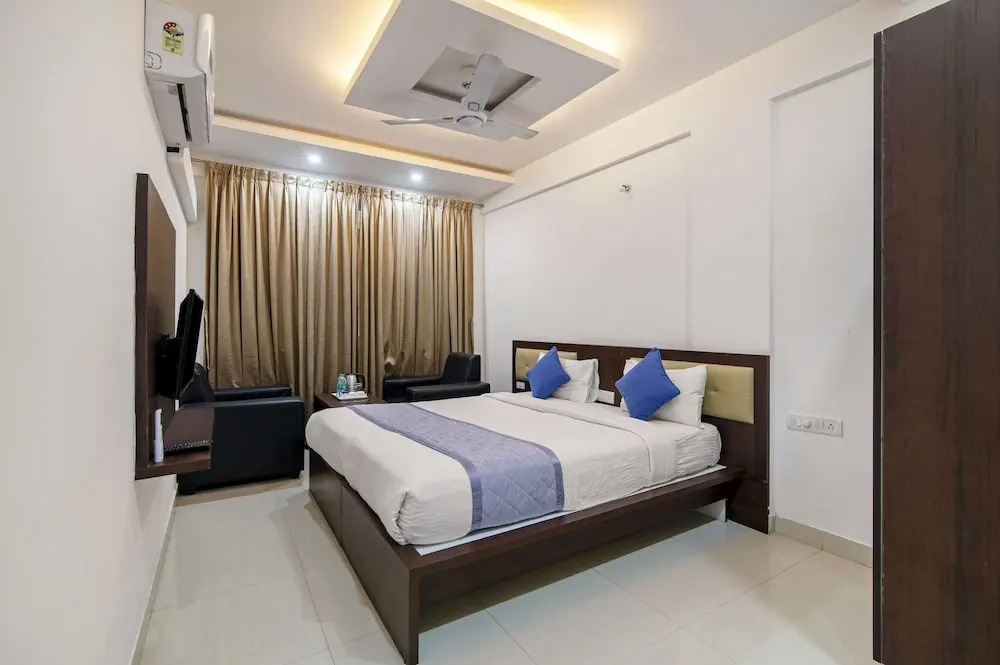 Chikkajala: Gateway Premium Inn