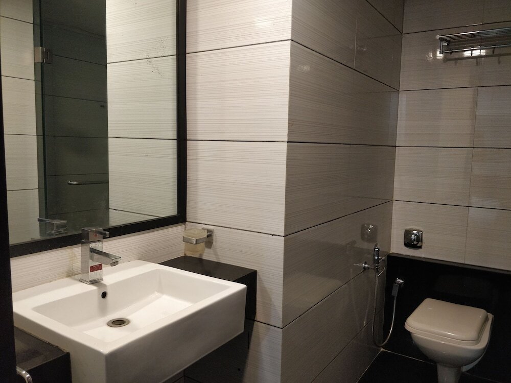 Мумбаи: Hotel Elegance Nx