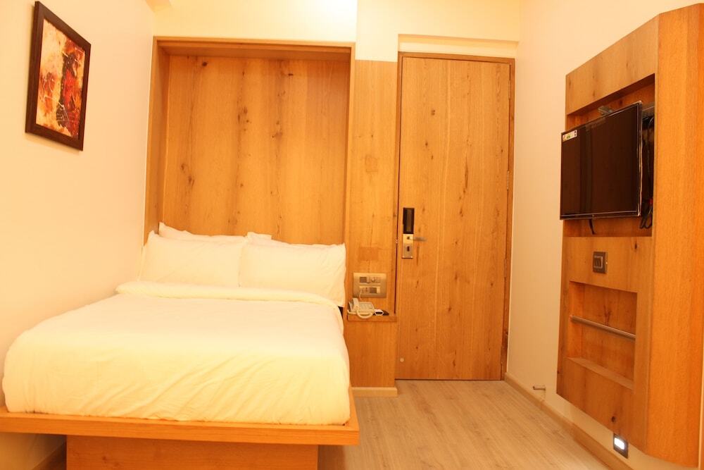 Мумбаи: Hotel Elegance Nx