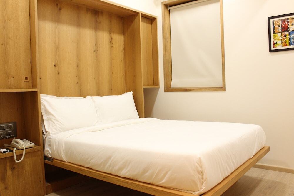 Мумбаи: Hotel Elegance Nx