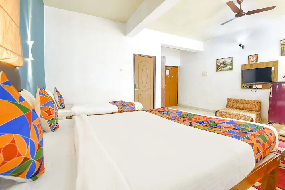 Кандолим: FabHotel Benz Destination Resort