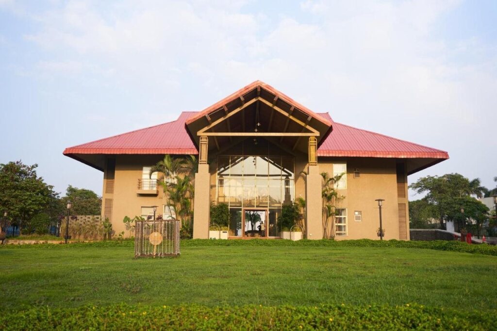 Хандала: Ikshana Resort & Spa- Khandala