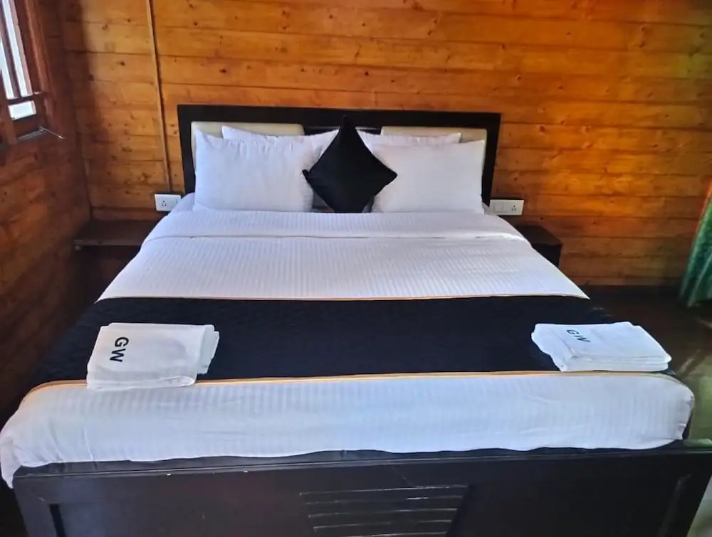 Салем: Garden Wood Home Stays