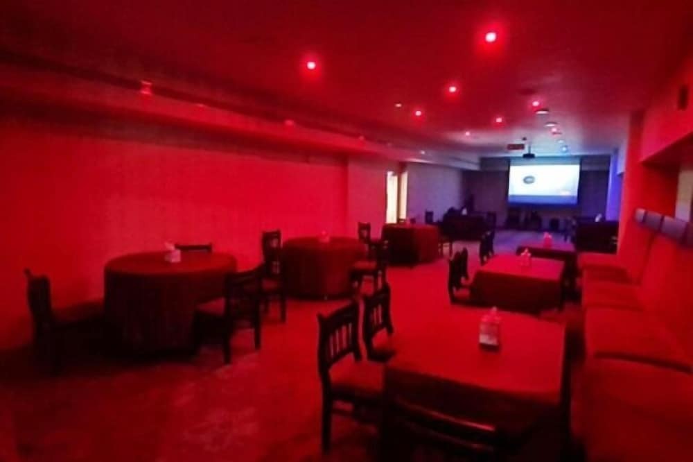 Тируванантапурам: Saj Luciya Trivandrum