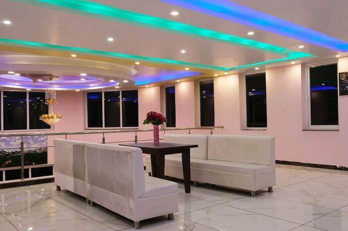 Бир: Fabhotel Pink Park