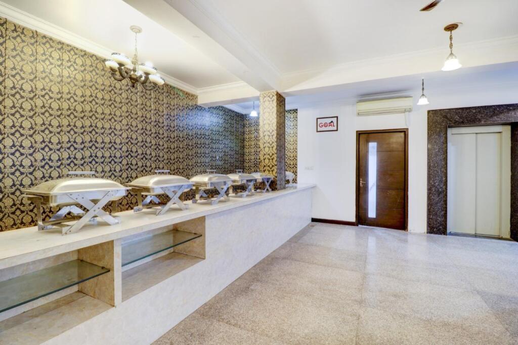 Гуруграм: Отель Blue Moon Residency Near Huda Metro Station