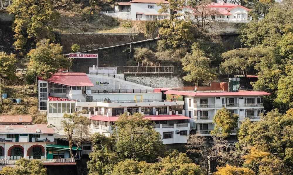 Массури: Treebo Stotrak S N Residency, Mussoorie