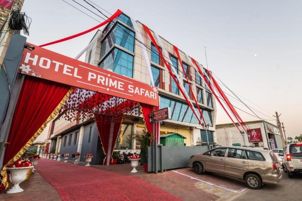 Джайпур: Hotel Prime Safari