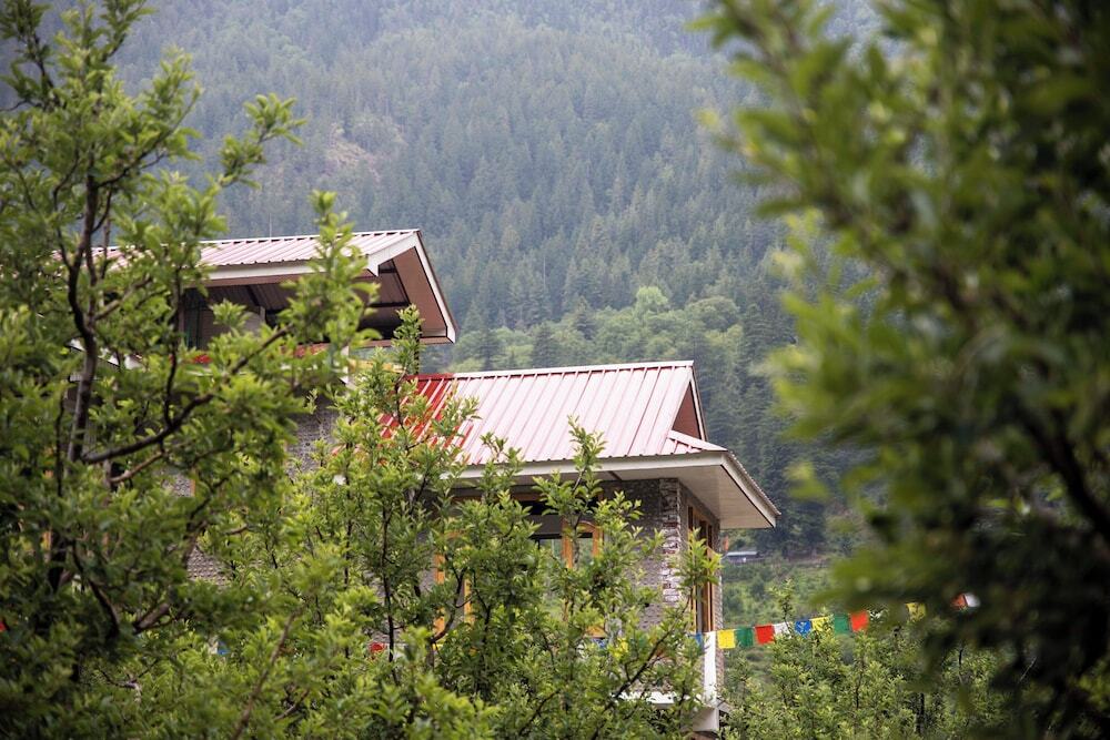 Сангла: The Kamru Riverside Camps and Resorts
