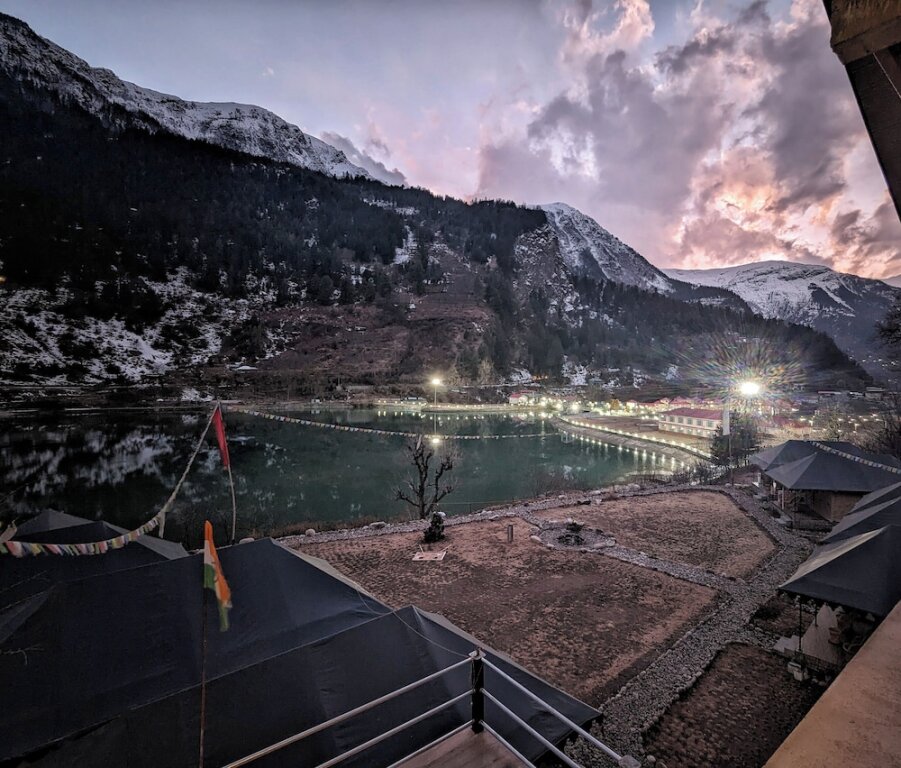 Сангла: The Kamru Riverside Camps and Resorts