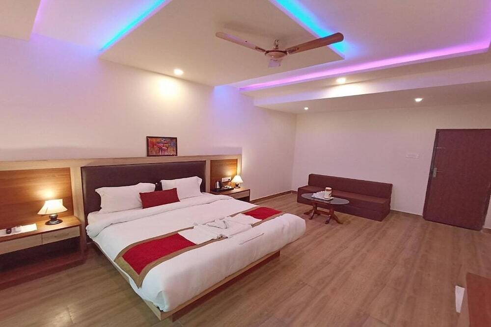 Верем: Goa Holiday Beach Resort