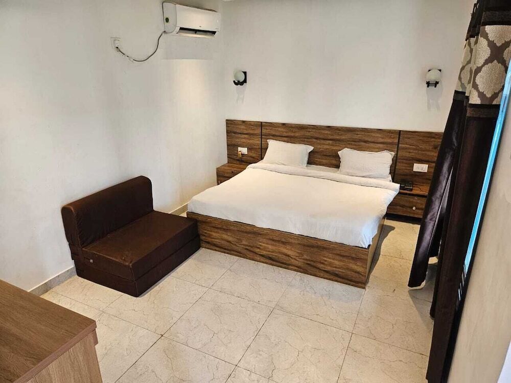 Вриндаван: Vrindavan Resort