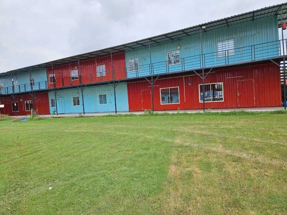 Вриндаван: Vrindavan Resort
