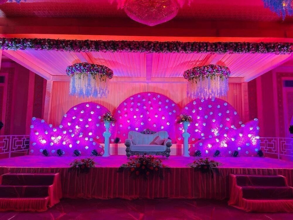 Вриндаван: Vrindavan Resort
