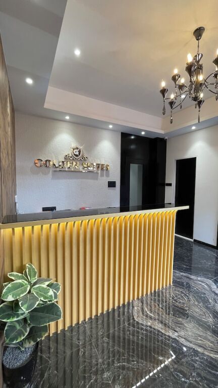 Мумбаи: Hotel Golden Suites - Near Nesco