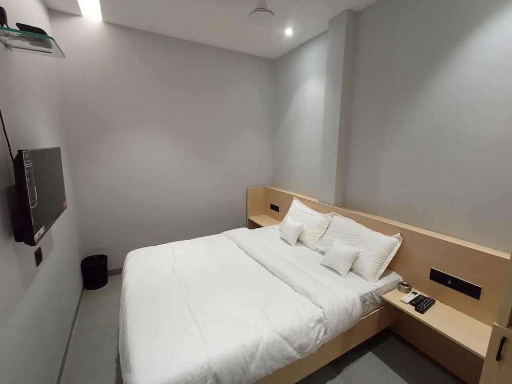 Мумбаи: Hotel Golden Suites - Near Nesco