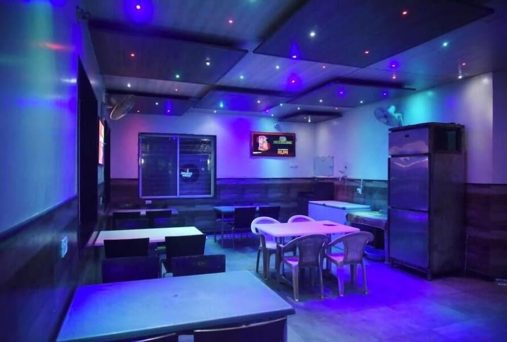 Нашик: Hotel Manoranjan Enclave