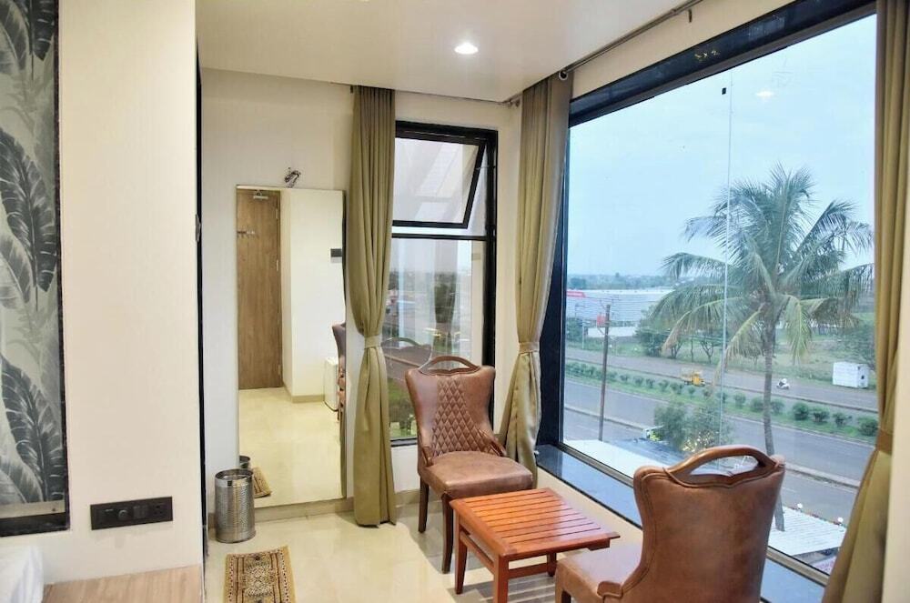 Нашик: Hotel Manoranjan Enclave