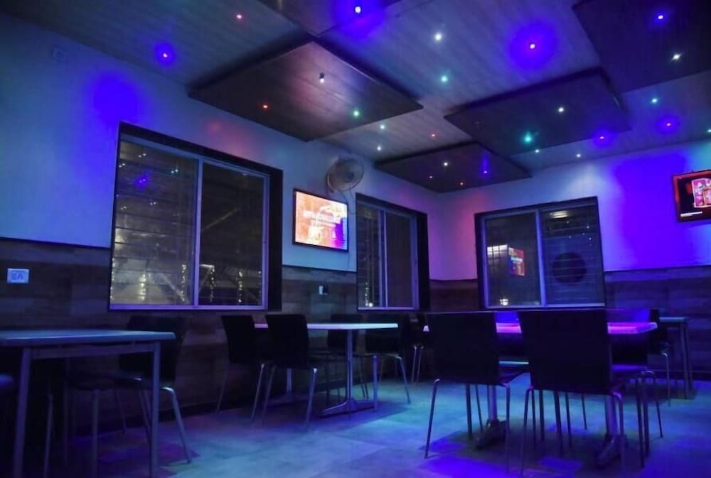 Нашик: Hotel Manoranjan Enclave