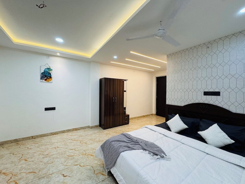 Индаур: HE Azure 3BHK Bunglow Nr Apollo DB City