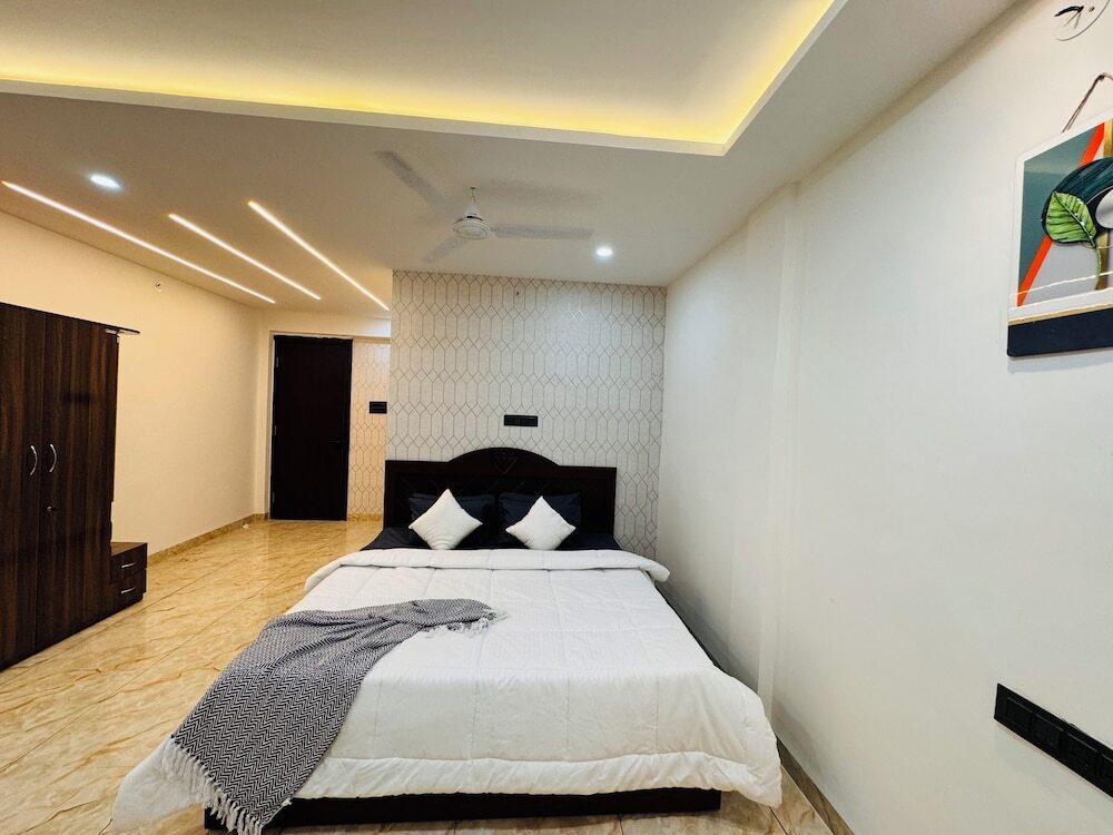 Индаур: HE Azure 3BHK Bunglow Nr Apollo DB City