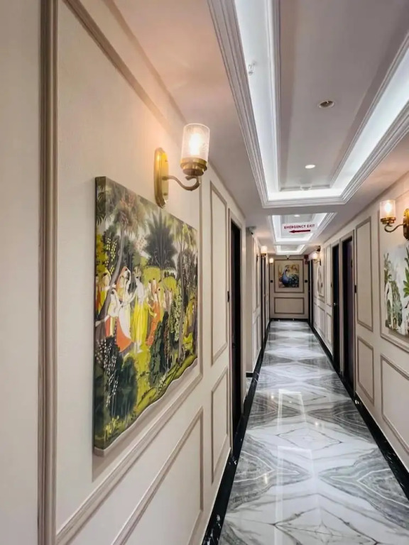 Сурат: 4 Ever Hotel - Surat
