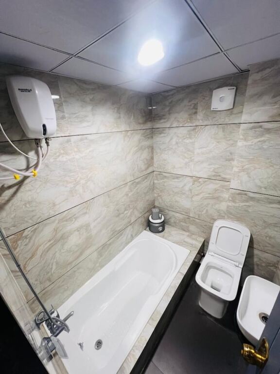 Сурат: 4 Ever Hotel - Surat