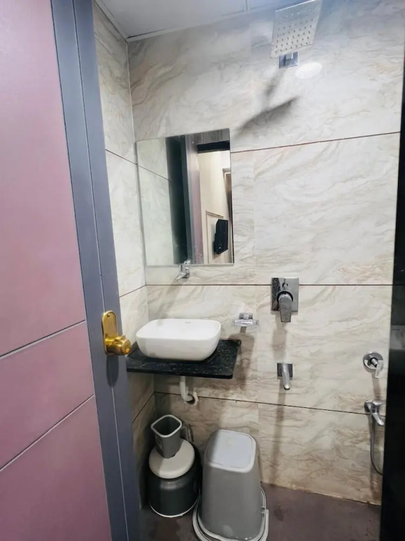 Сурат: 4 Ever Hotel - Surat