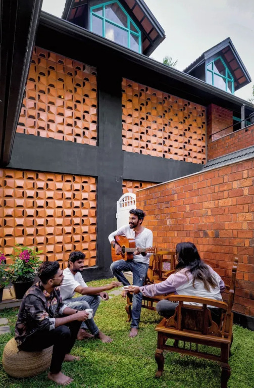 Кондотти: Tentgram Brick House