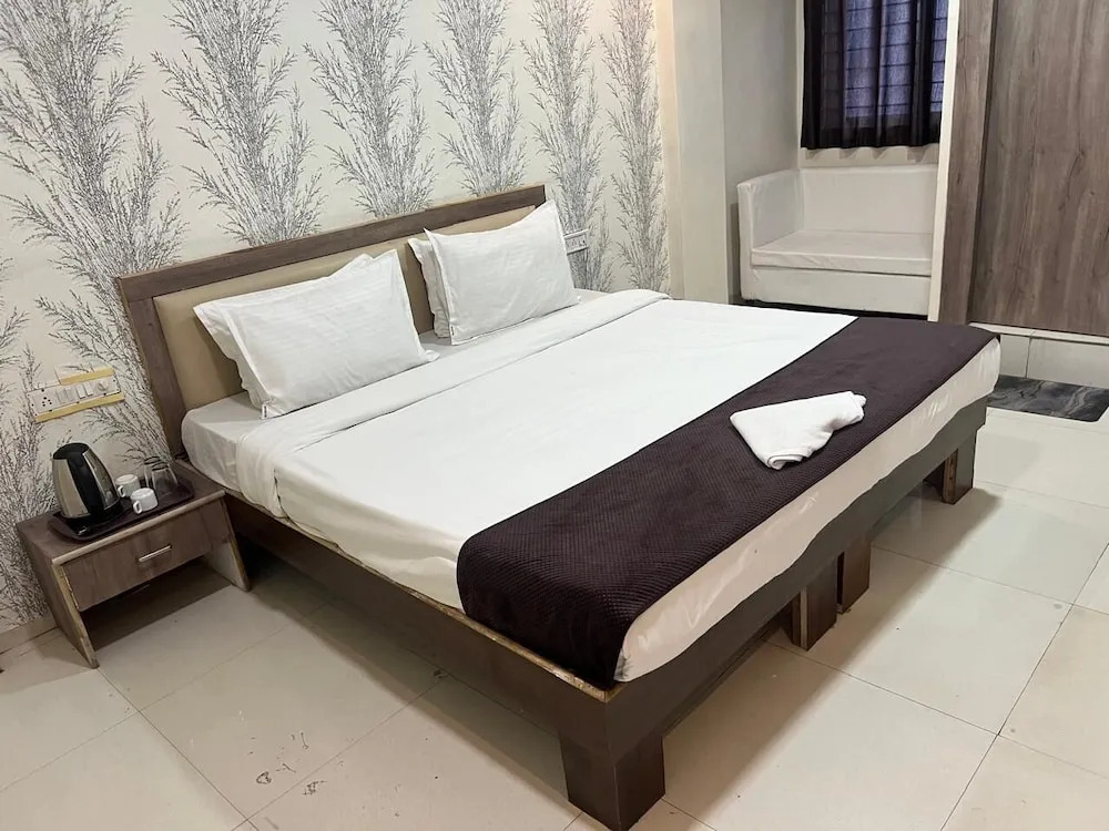 Индаур: Hotel SS-1